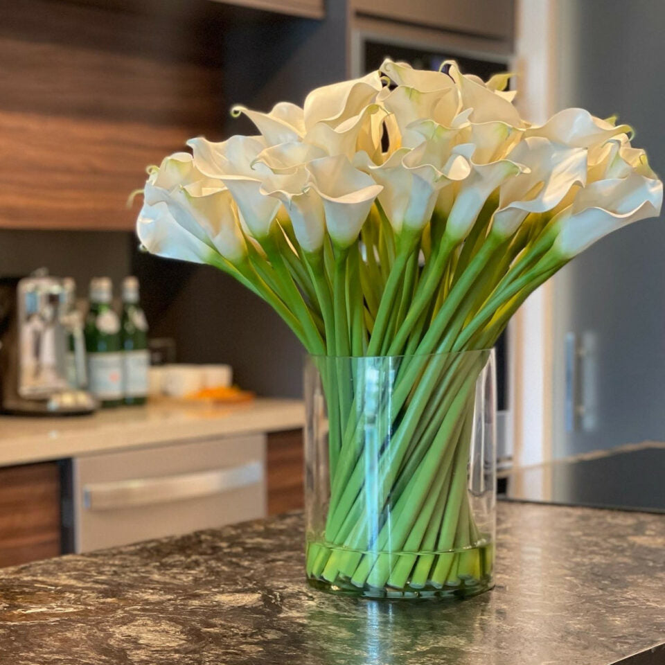 Calla Lilies in Glass Cylinder – The Ever Botanic