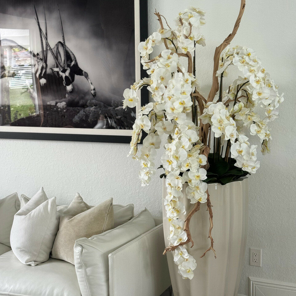 San Jose Beige Sand Vase with White Orchids in Cascade – The Ever Botanic
